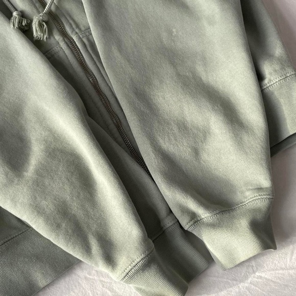 Brandy melville zip up hoodie 🍵 - Picture 5 of 6